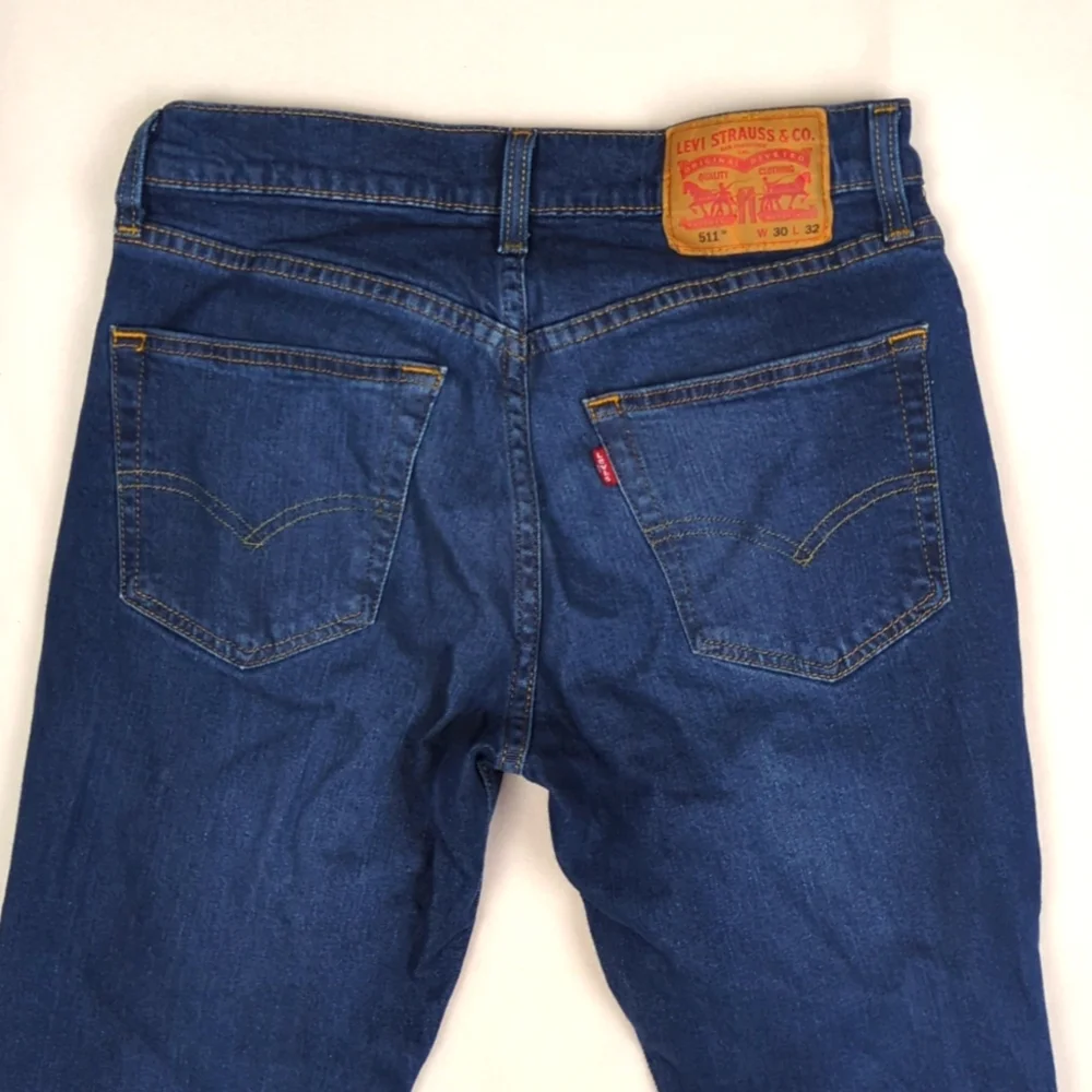LEVIS 511 Men's 30x32 Distressed Style Jeans